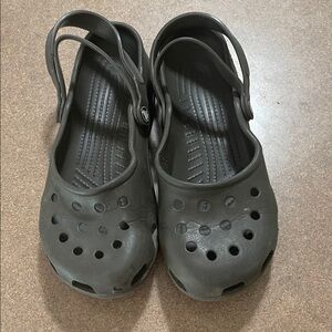 Mary Jane CROCS woman’s sz 10 black.